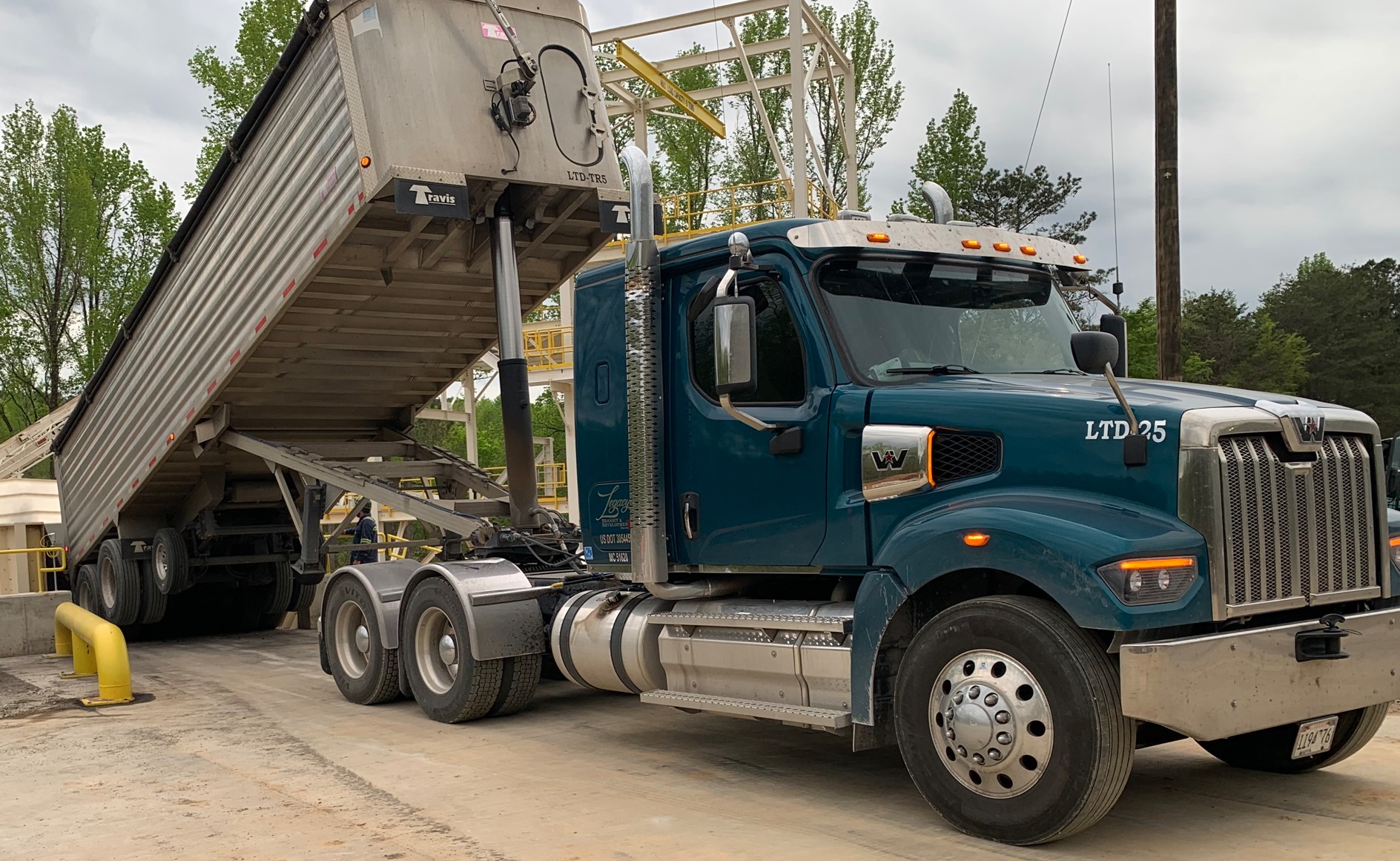 Q1 2025 First Truck Dumping at the Rail Loadout